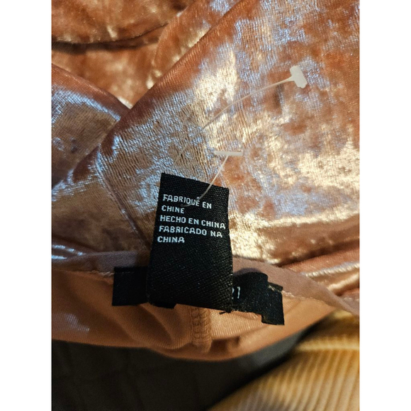 Forever 21 Pink Velvet Jumpsuit Women's Medium - Picture 7 of 12